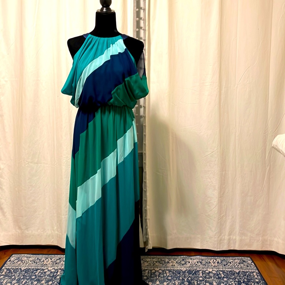 Vince Camuto goddess maxi dress